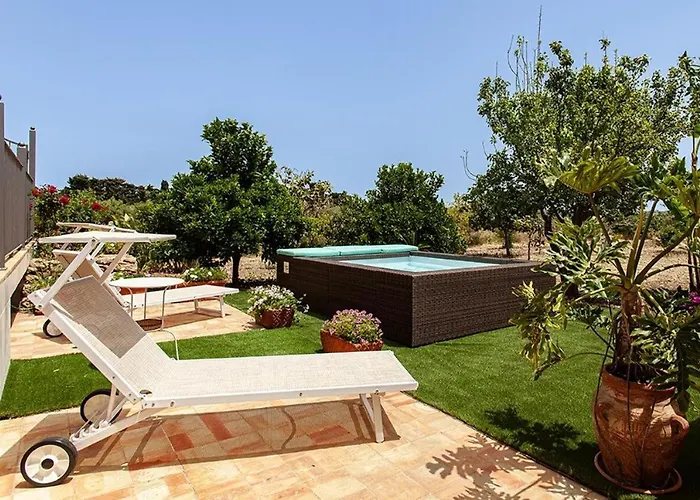 Cottage Degli Ulivi, Siracusa, Private Pool, 400 Mt From The Beach